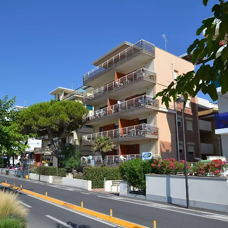 Daire Beachfront Modern Flat With Sea View *