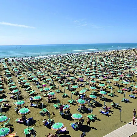Beachfront Modern Flat With Sea View Lejlighed Bibione