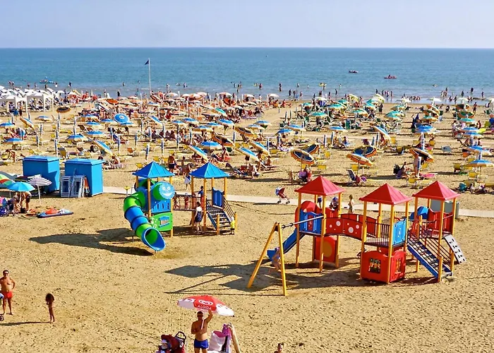 Апартаменти Beachfront Modern Flat With Sea View *